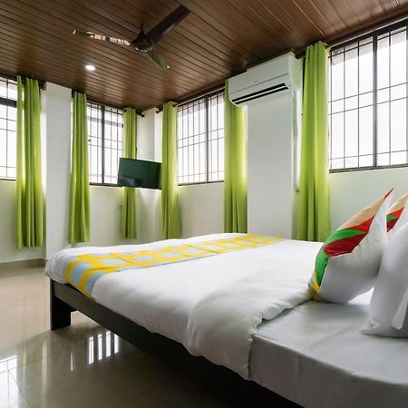 Oyo Home 49697 Aj Apartments Kochi エクステリア 写真